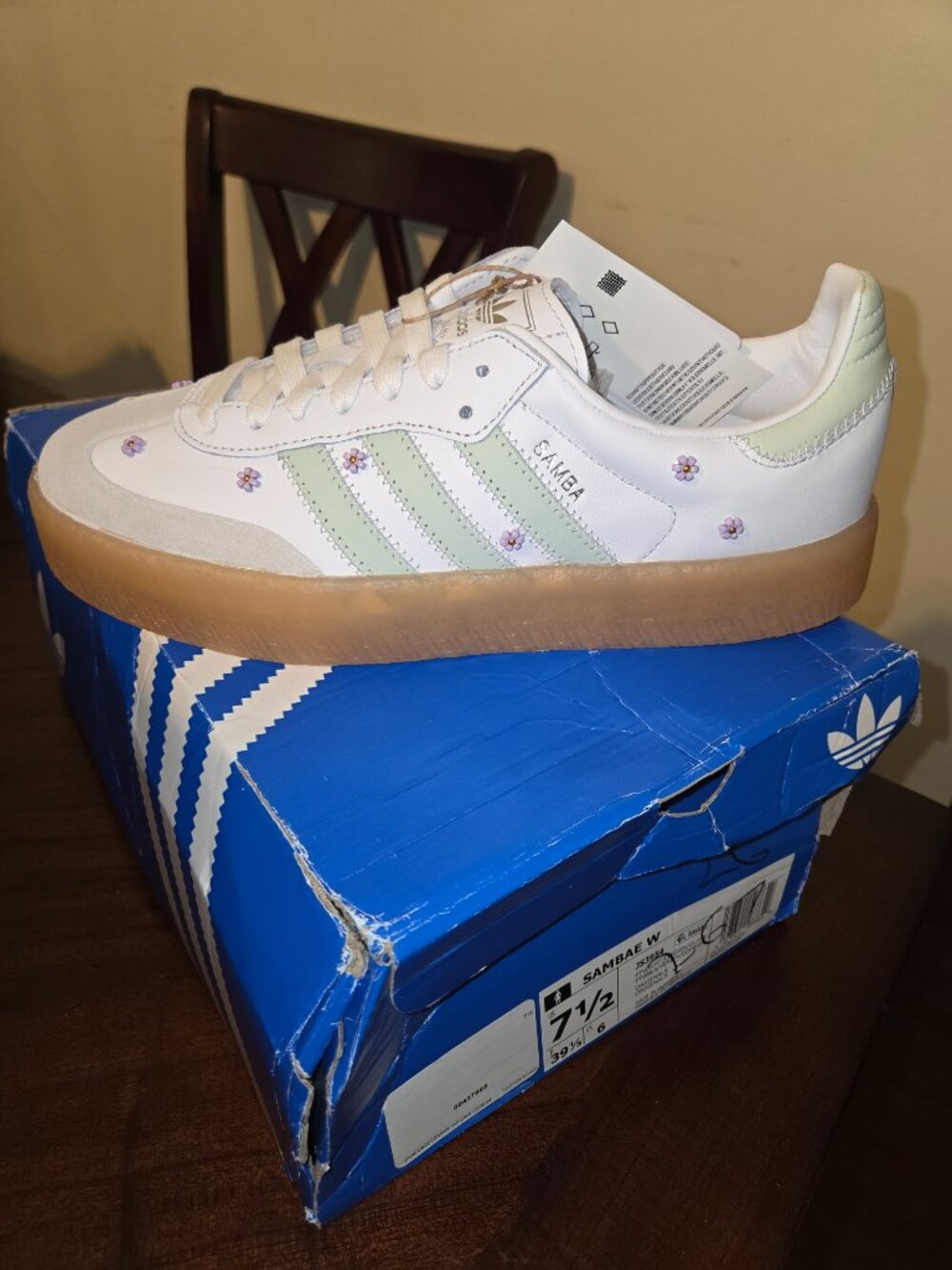 Womens Adidas Sambae size 7.5 - Picture 2 of 10